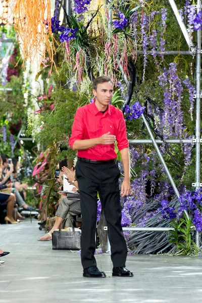 Look 77